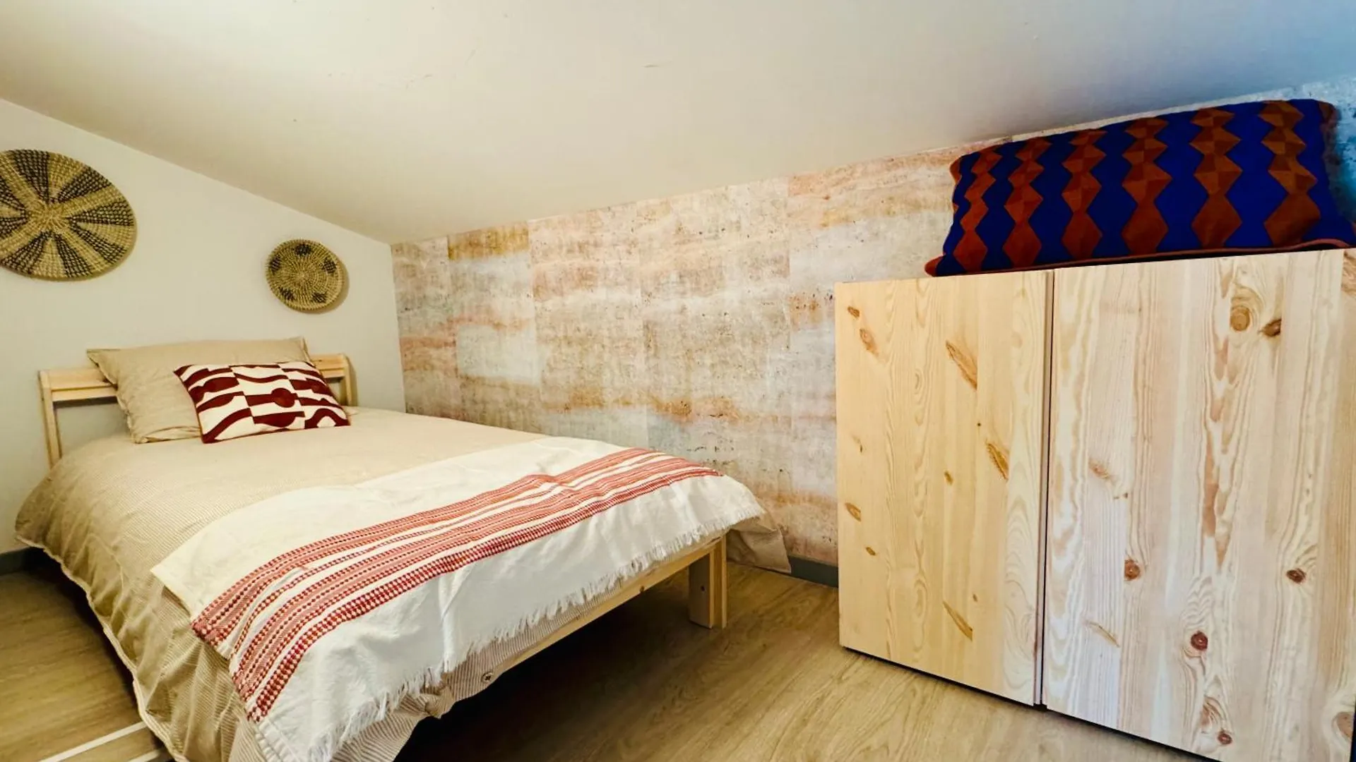 Suite Erasmus Lyon Apartment